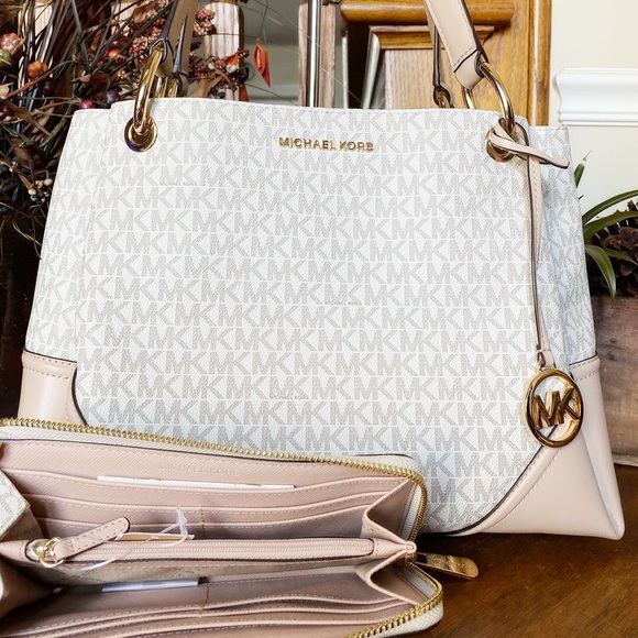 Gaby’sBags💕Michael Kors Tote& Wallet SET NWT - Picture 7 of 8